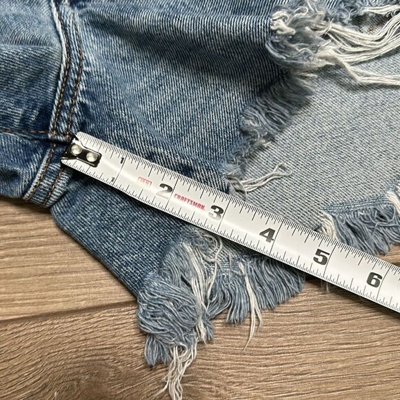 Abercrombie & Fitch Mid Rise Boyfriend Distressed Blue Jean Shorts Size 28‎ - Picture 10 of 11